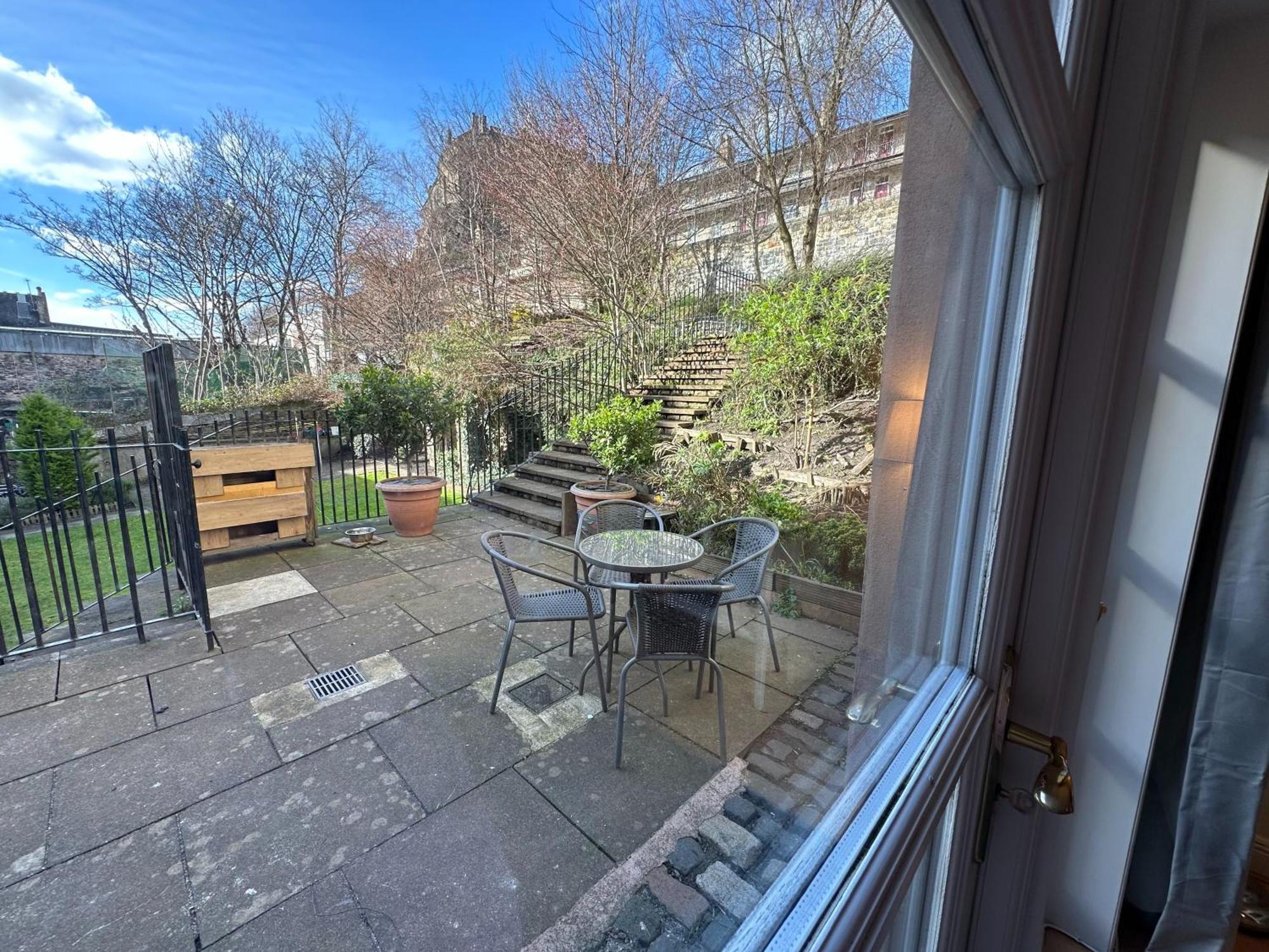 Apartamento Castle Wynd Old Town Edimburgo Exterior foto
